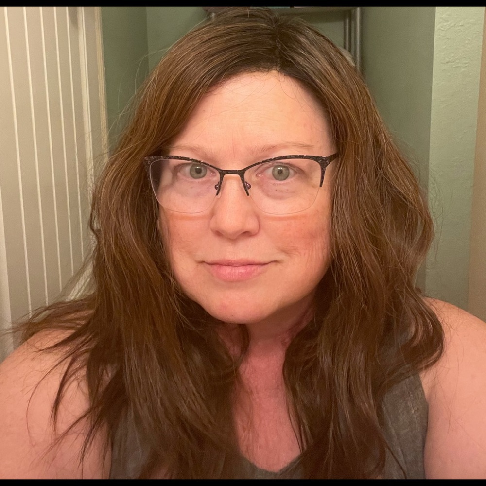 Maxwella 18” in Chocolate with Caramel by Belle Tress